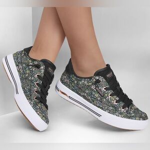 Skechers Arcade Arch Fit Sneakers, in Flowa Powa Black Floral, EUC